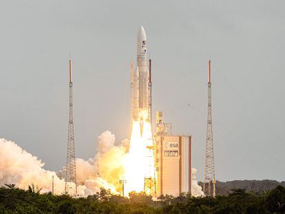 Momento del lanzamiento del Ariane con la sonda 'Juice' en Kourou, Guayana Francesa.