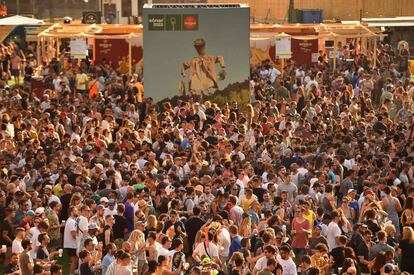 En aquestes festes quasi es perden els sentits, o es perden del tot, frenètics els participants com les Bacants i xopats d’alcohol com els amics de Dionís.