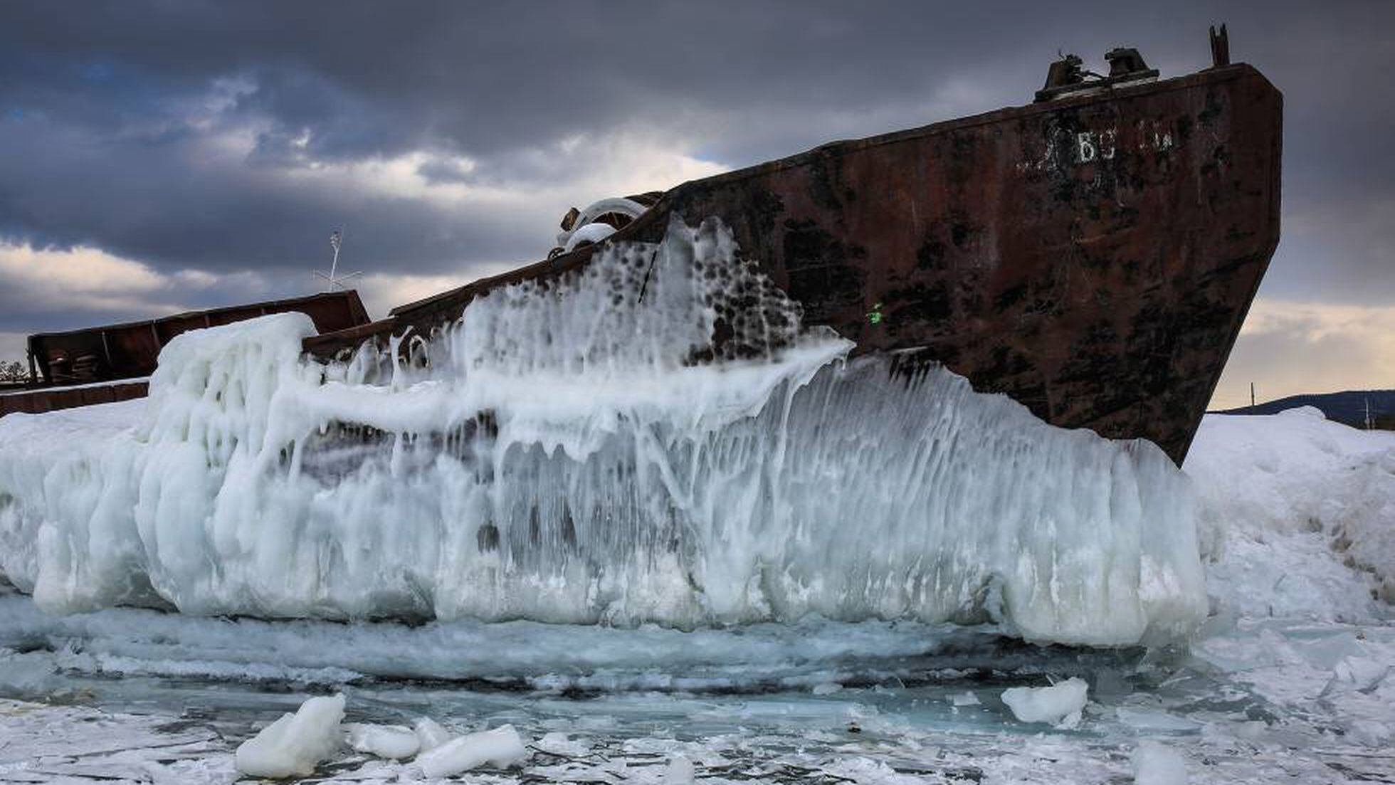 Rusia conquista el lago más profundo del mundo