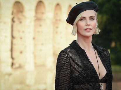 Charlize Theron en la alfombra roja de la presentación mundial de la película 'Fast X' en el Coliseo de Roma, el 12 de mayo de 2023.