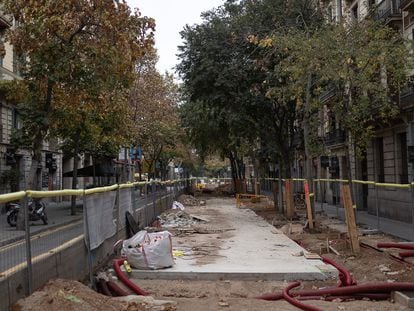 Obras de la superilla de Eixample en la calle Consell de Cent. Barcelona, 8 de diciembre de 2022 [ALBERT GARCIA]