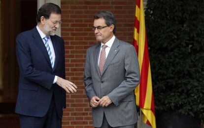 Mariano Rajoy recibe a Artur Mas en La Moncloa en septiembre de 2012.
