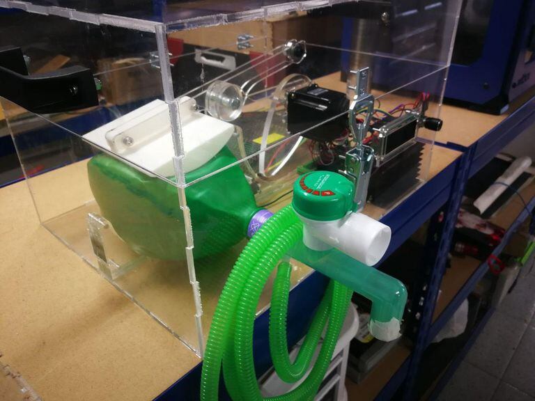 Respirador fabricado en una impresora 3D.