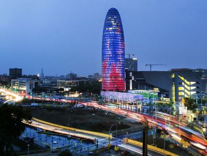 La torre Agbar de Barcelona, antiga seu d'Aigües de Barcelona, el soci majoritari de la qual, Suez, ha portat la seu fiscal a Madrid.
