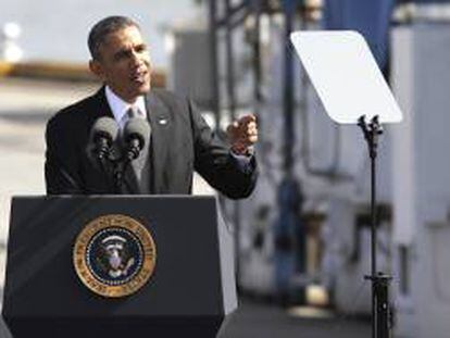 El presidente de Estados Unidos Barack Obama pronuncia un discurso en el Puerto de Nueva Orleans, Luisiana, EE.UU. el 8 de noviembre de 2013.