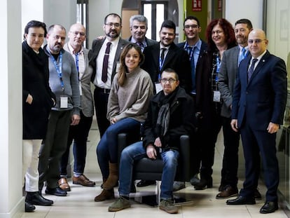 De pie, de izquierda a derecha, María M. (Generalitat),Alberto Téllez (Acaip-UGT), Jorge Alves (Portugal), Francisco Macero(Acaip-UGT), Kostas Paliokaritis (Grecia), Vasilis Antoniou (Chipre), Damiano Preto (Italia), Dimitra Drakaki (Grecia), Salvador Berdún (Acaip-UGT) y Adrian Neagoe (Rumanía). Sentados, Inmaculada Yuste (Universidad de Granada) y Wilfried Fonk (Francia).