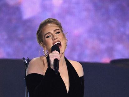La cantante Adele, en su concierto del viernes en Londres.