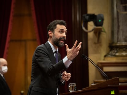 Roger Torrent, durante una sesión plenaria en el Parlament este martes.