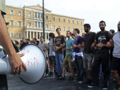 Universitarios griegos en una manifestaci&oacute;n contra la austeridad en Atenas. 