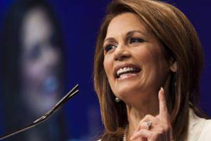 Frente al Capitolio y encabezados por la congresista Michelle Bachmann, exaspirante a la candidatura presidencial republicana, los líderes del Tea Party anunciaron que prevén presentar al menos 17 demandas contra el IRS. EFE/Archivo