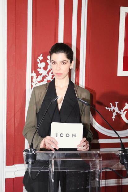 La actriz, cantante y escritora Julia de Castro, maestra de ceremonias de la entrega de los premios.