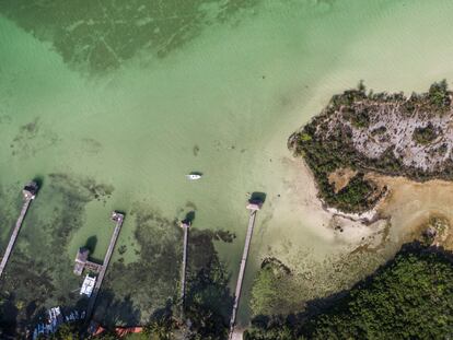 Vista aérea de la Laguna Bacalar, en Quintana Roo.