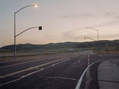 El cruce donde murió James Dean, en Cholame (California). En este cruce, un Ford a gran velocidad chocó contra el Porsche de James Dean.