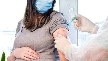 Qué hacer si está embarazada y aún no se ha vacunado contra el Covid