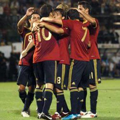 Los jugadores de España celebran un gol en el partido frente a Armenia