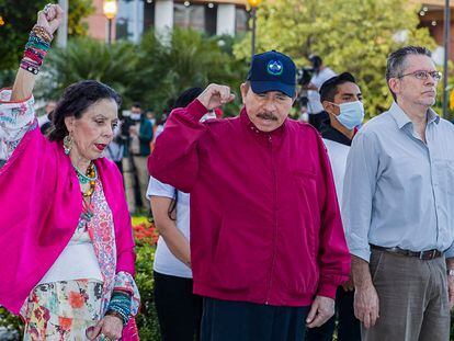 El presidente Daniel Ortega junto a su esposa y vicepresidenta, Rosario Murillo, este miércoles en Managua.