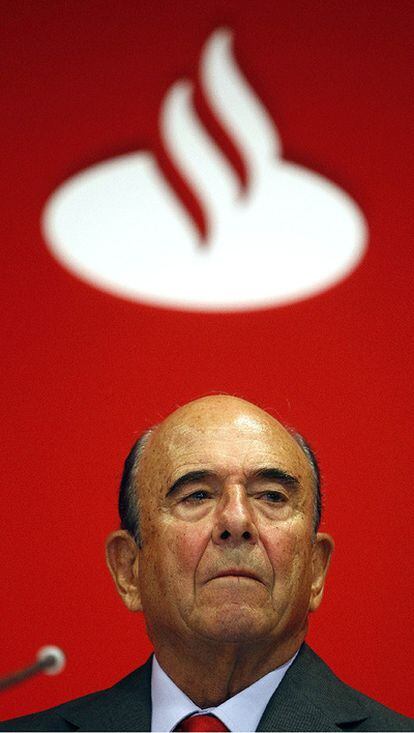 Emilio Botín, durante la rueda de prensa en la sede central del Santander en la localidad madrileña de Boadilla del Monte.