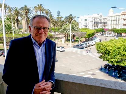 El presidente de Melilla, Eduardo de Castro, en el balcón de su despacho, este jueves.