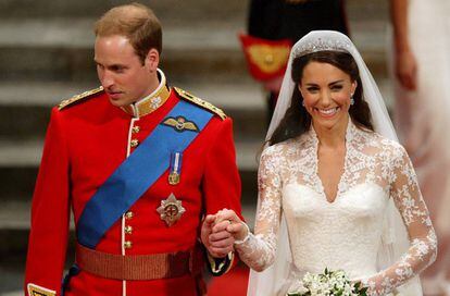 El príncipe Guillermo de Cambridge y Kate Middleton, tras el enlace.