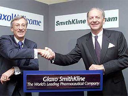 Jean-Pierre Garnier (a la derecha), al asumir la dirección de Glaxo Smithkline en enero de 2000.