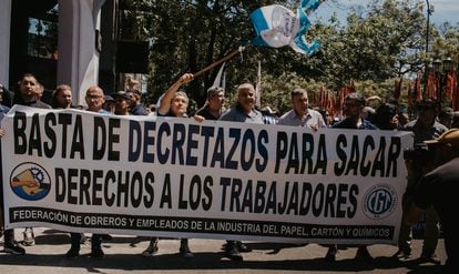 El ultraderechista Milei impulsa por ley hasta seis años de cárcel para los  promotores de protestas sociales | EL PAÍS Argentina