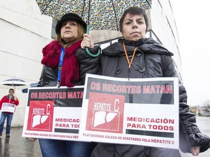 Protesta de afectados por la hepatitis C contra los recortes de la Xunta.