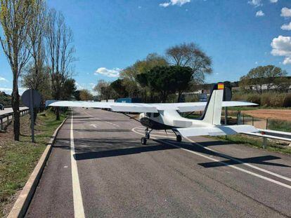 Aterrizaje forzoso de una avioneta en una área de servicio de la AP-7 en Cardedeu.