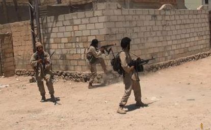 Combatientes del Estado Islámico en Deir al Zor.