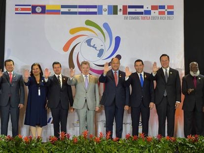 Los presidentes de México, Colombia, Costa Rica, Guatemala, Panamá en la Cumbre de Tuxtla.