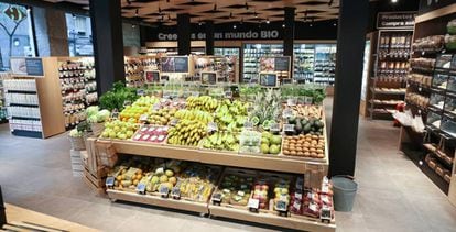 Interior del supermercado Carrefour Bio de Madrid.
