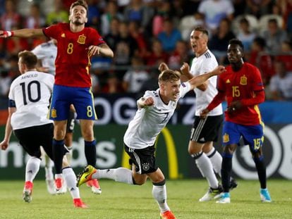 Alemania celebra el triunfo sobre España tras el pitido final.