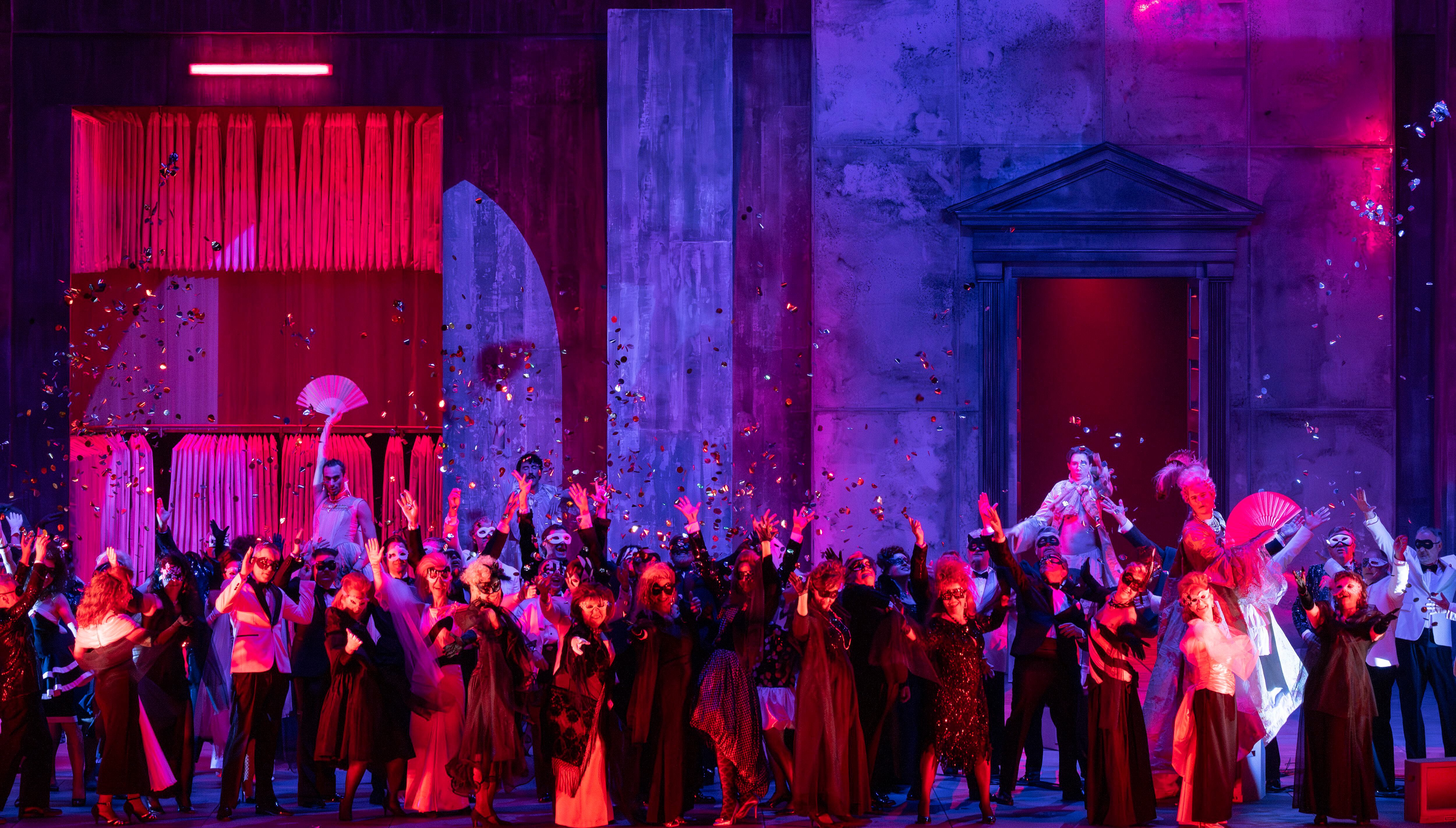 Visión general de la escena final de 'Un ballo in maschera', el pasado domingo en el Palau Les Arts