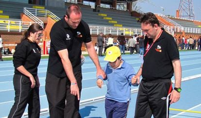 Fran Murcia participa con actividades deportivas para niños con autismo