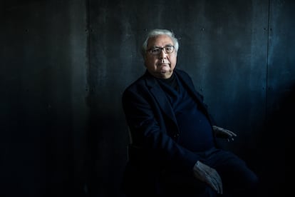 Manuel Castells, ministro de Universidades, en la sede del ministerio.