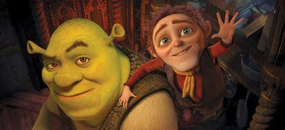 Shrek, con Rumpelstiltskin, uno de los nuevos personajes que se suman a <i>Shrek, felices para siempre,</i> la cuarta parte de la saga.