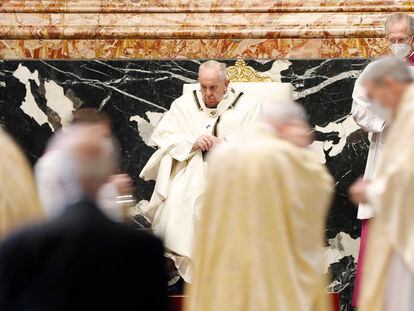 El papa Francisco, durante la misa del pasado 6 de enero en el Vaticano.