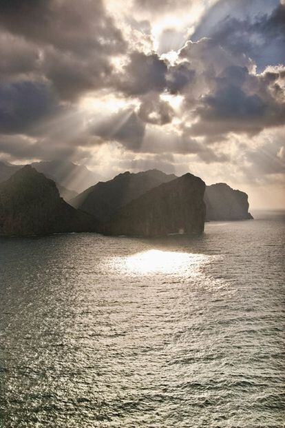 La sierra de la Tramontana, vista desde el mar.