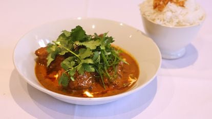 Curri rojo de carrillera de cerdo del restaurante Mùi, en Madrid.