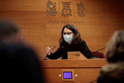 La vicepresidenta del Consell, Mónica Oltra, comparece en las Cortes Valencianas para dar cuenta de la situación de las residencias de mayores en relación a los contagios por covid-19.