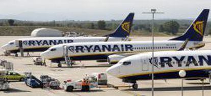 Aviones de Ryanair en el aeropuerto de Gerona.