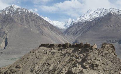 Fortaleza de Yamchun, original del siglo XII, en el valle del Wakhan (Tayikistán).