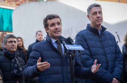 Pablo Casado junto a Xavier García Albiol, este enero.