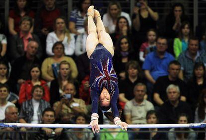 La británica Elizabeth Tweddle durante la final.