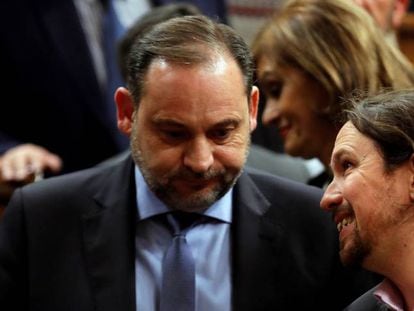 El ministro de Transportes, Movilidad y Agenda Urbana, José Luis Ábalos, y el vicepresidente segundo del Gobierno, Pablo Iglesias, en una foto de archivo.