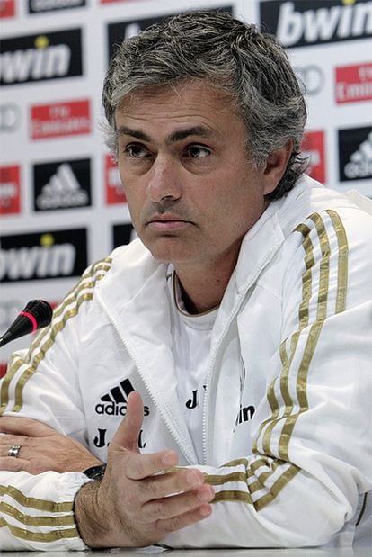 Mourinho, durante la rueda de prensa.