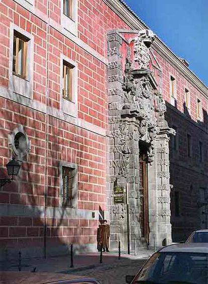 Entrada al cuartel del Conde Duque.