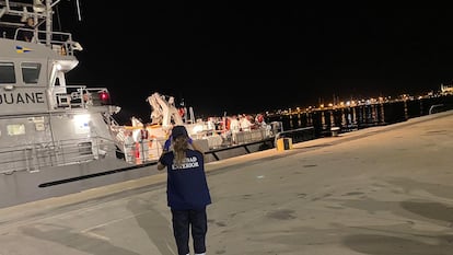 Imagen de archivo de llegada a puerto de una embarcación que traslada a migrantes llegados a Mallorca el pasado 22 de septiembre.