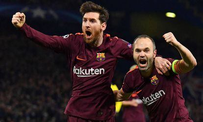 Messi i Iniesta celebren el gol del Barça.