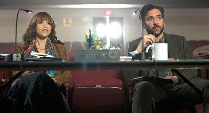 Josh Radnor ('Cómo conocí a vuestra madre') protagoniza esta serie basada en una historia real en la que un profesor de instituto quiere levantar el departamento de teatro del centro.