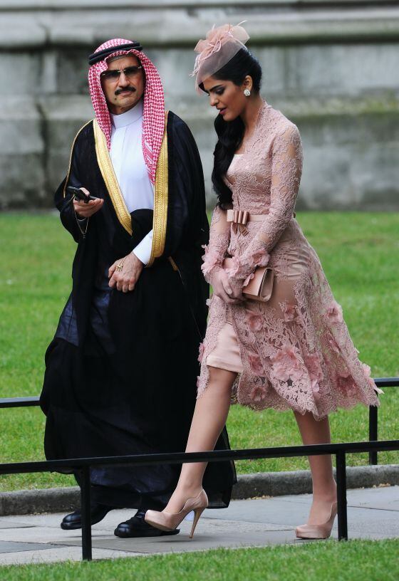 El príncipe Alwaleed bin Talal y su esposa, Ameerah al Taweel, en la boda del príncipe Guillermo y Catalina Middleton, en Londres, en 2011.